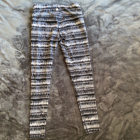 90 Degree Yoga Black & White Printed Leggings Yoga Pants Size Small - Picture 3 of 6
